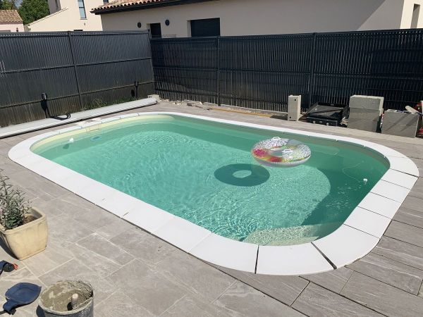 Les avantages d'une piscine coque 8x4 arrondie pour vous