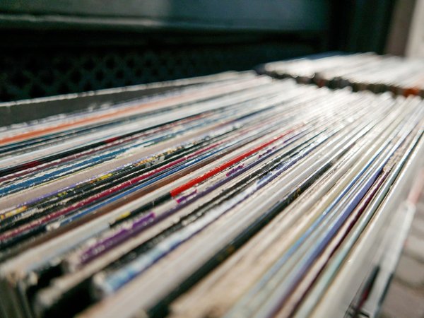Comment bien choisir son range disque Vinyl ?