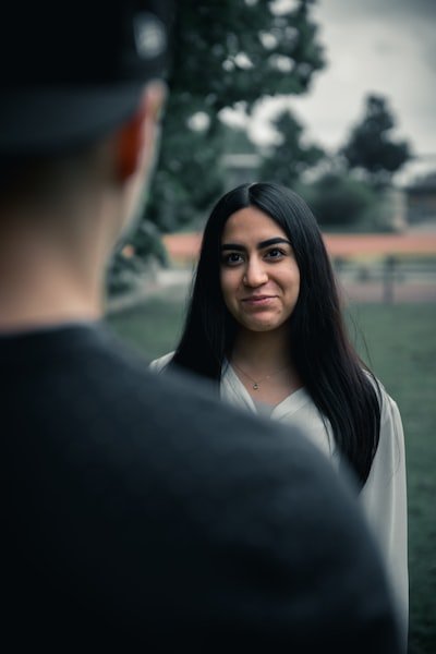 Quels sont les aspects à considérer avant de draguer une fille au collège ?